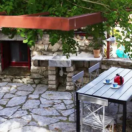 Kalivaki Stone Hébergement de vacances Agia Efimia